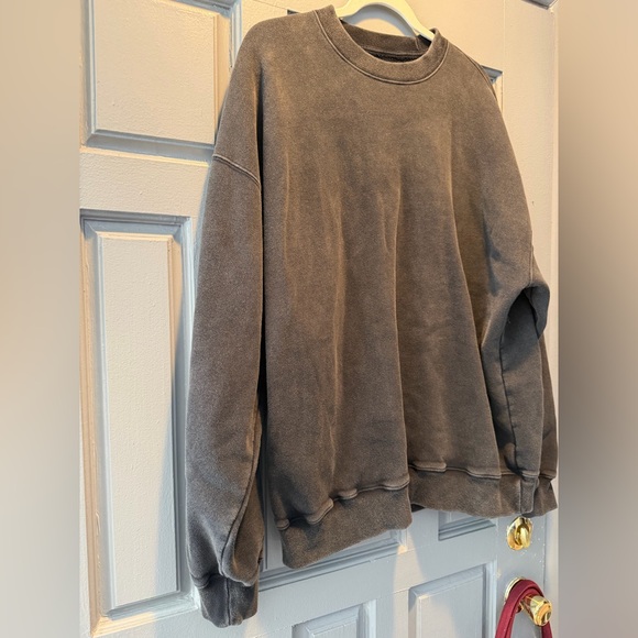 Abercrombie & Fitch Tops - A&F washed black crew neck